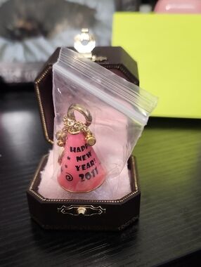 Juicy Couture New Year 2011 Mini Party Hat Charm